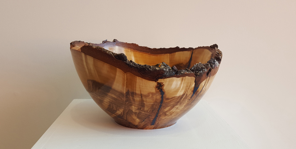hand turned bowl with inlay